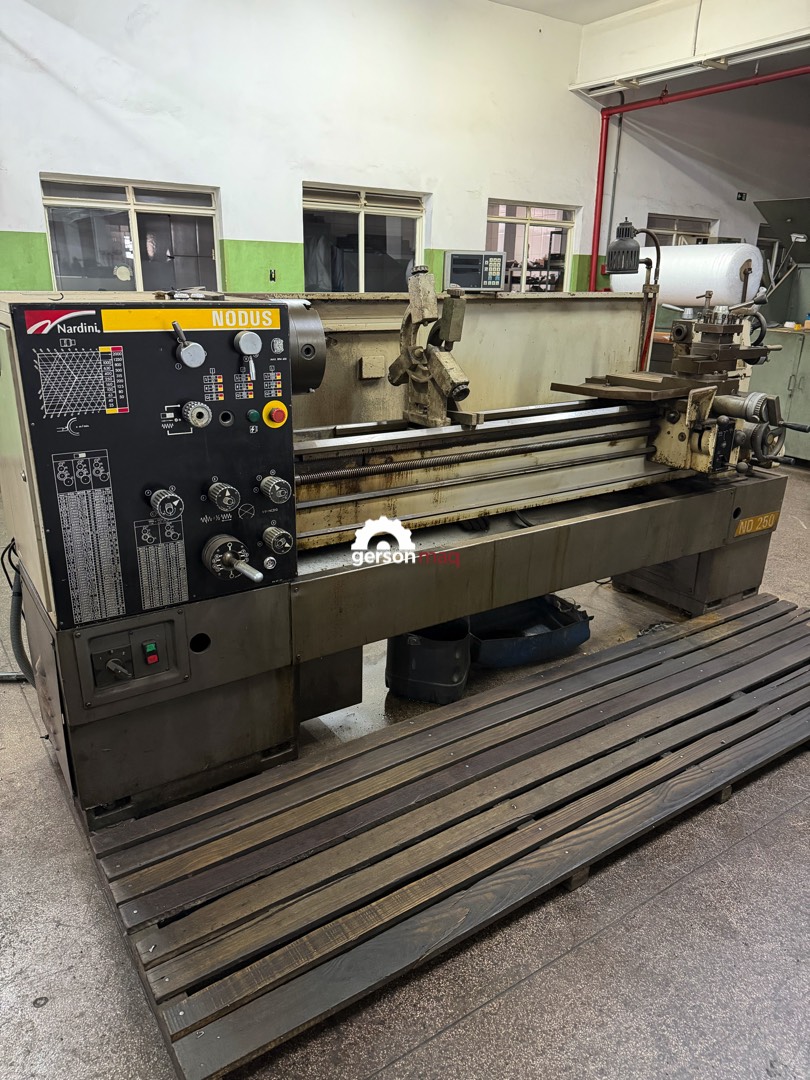 TORNO MECANICO NARDINI ND250 - 500 X 1500 mm - DIGITAL - UNICO DONO